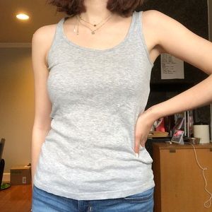 gray tank top